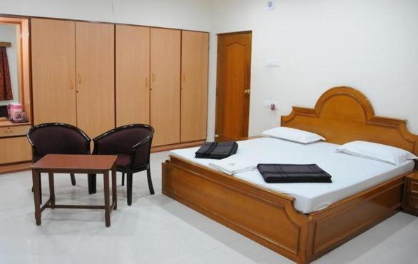 Lloyds Guest House, North Boag Road, T. Nagar Ченай Екстериор снимка