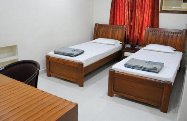 Lloyds Guest House, North Boag Road, T. Nagar Ченай Екстериор снимка